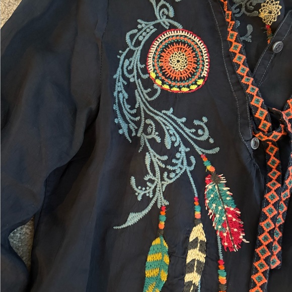 Johnny Was  Dream Catcher embroidered navy blouse x small excellent condition - Picture 6 of 11